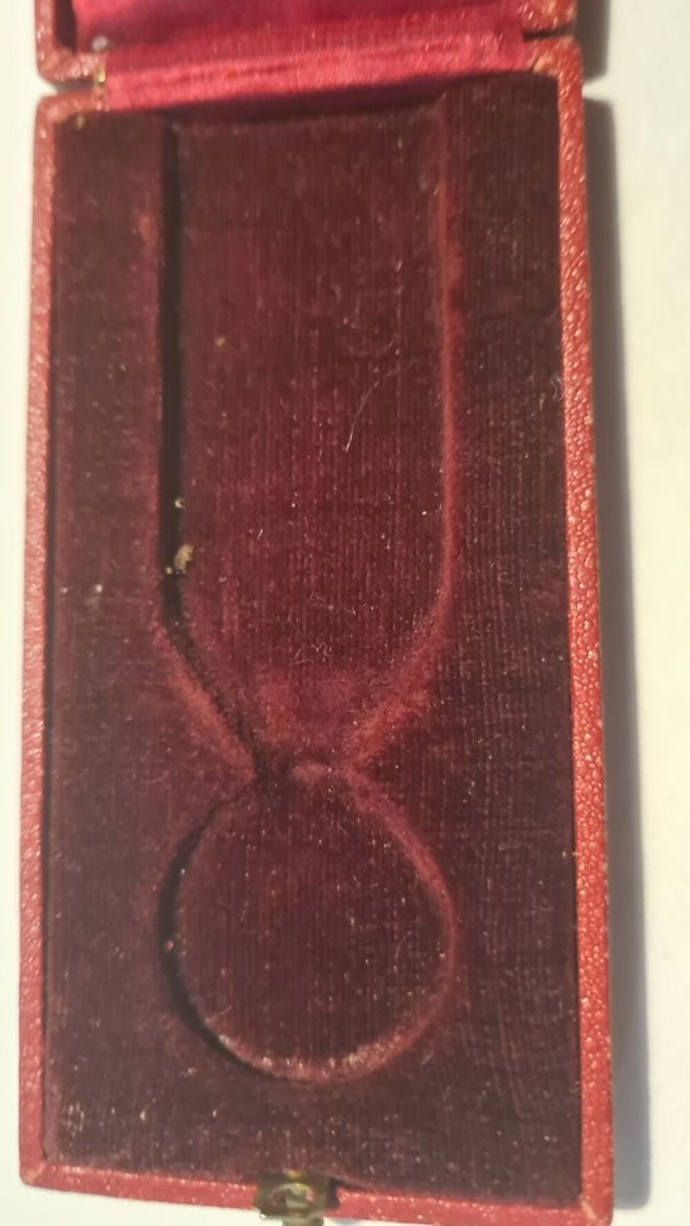 M&eacute;daille Minist&egrave;re De L'int&eacute;rieur D&eacute;vouement en Argent. 