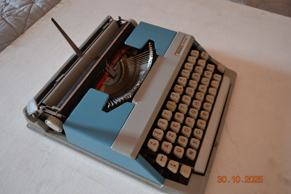 Machine &agrave; &eacute;crire de voyage 