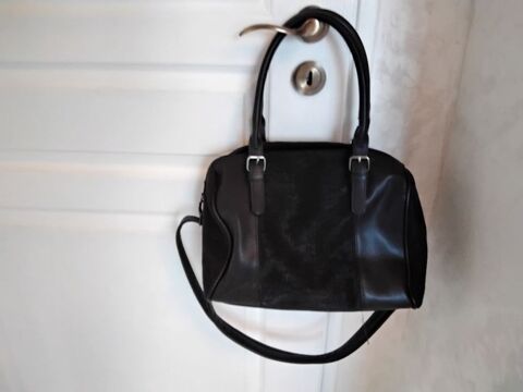 Sac a mains 8 Saint-Hilaire (38)