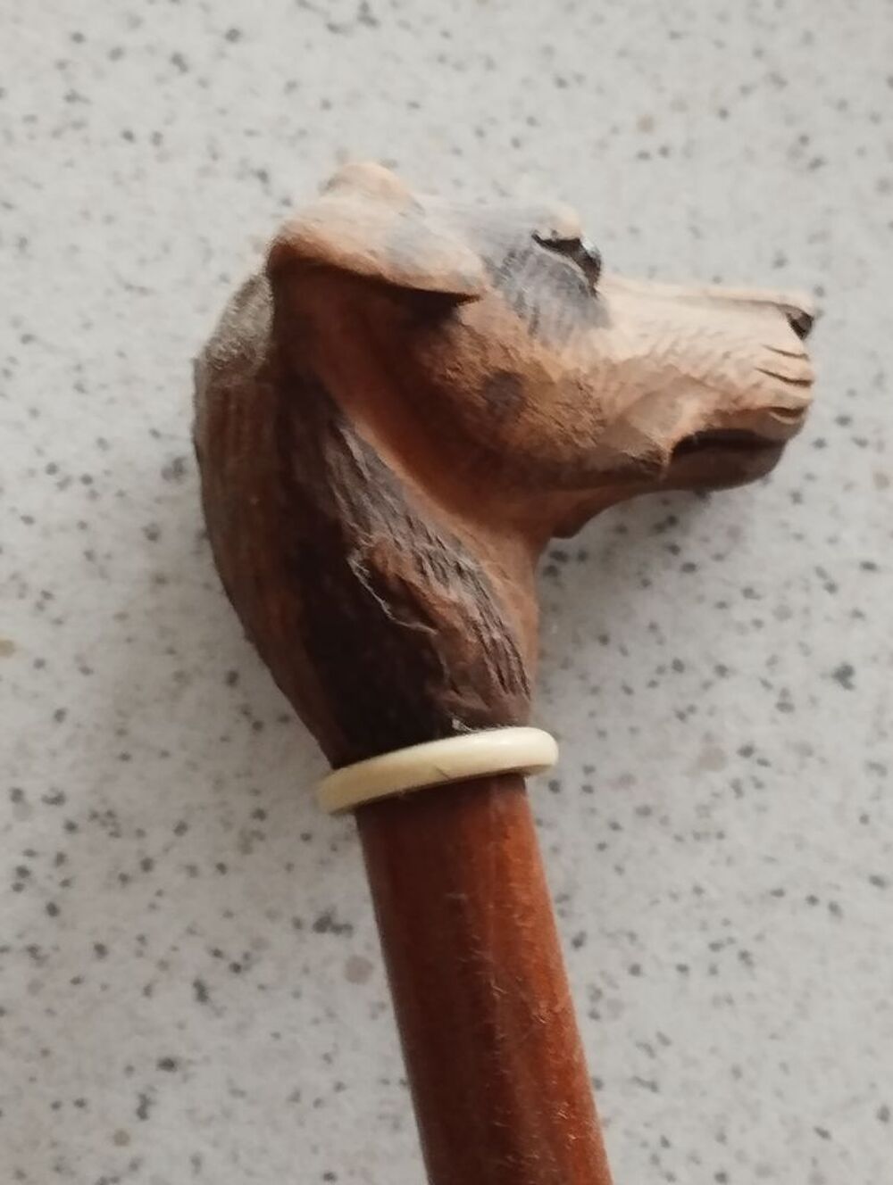 canne de ma&icirc;tre en bois blond verni 
