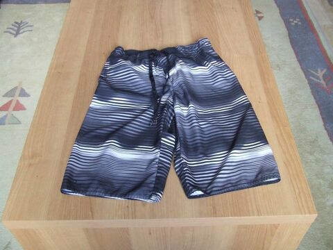 Boardshort long, TRIBORD, Ray� noir gris, T. 12�ans, NEUF 5 Bagnolet (93)
