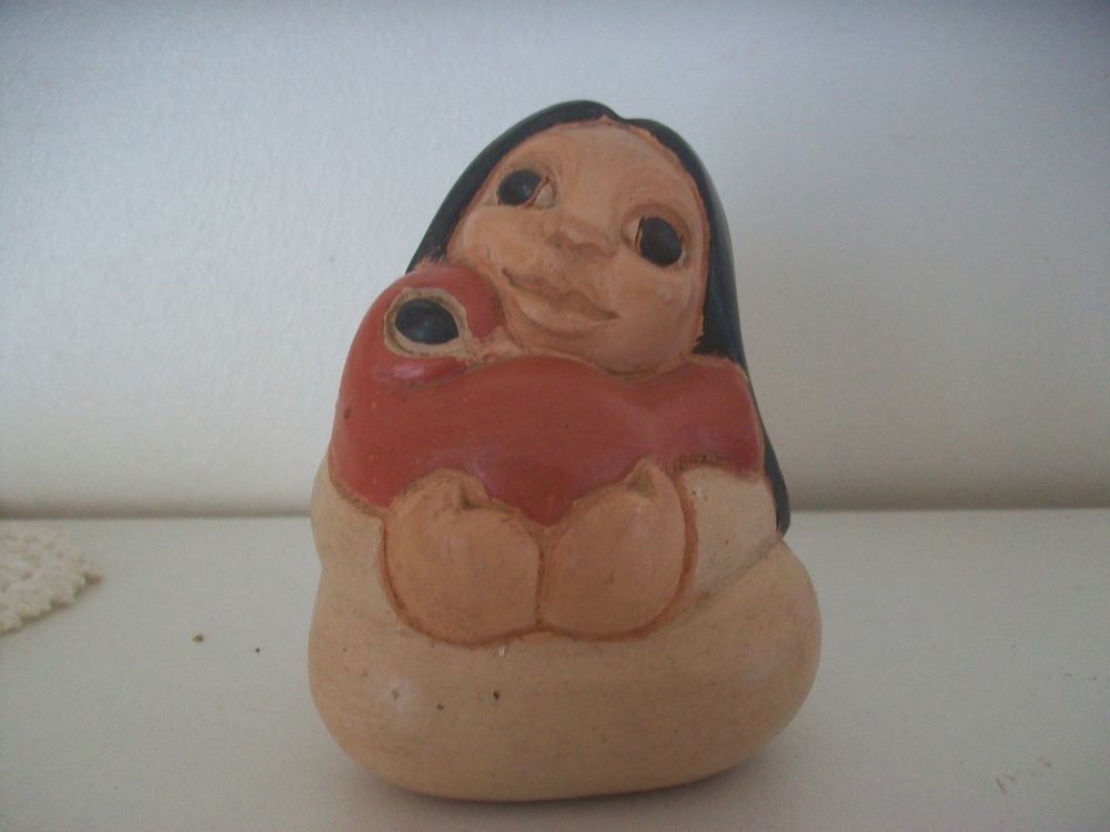 Statuette femme &agrave; l'oiseau Poterie d'art Chili Décoration