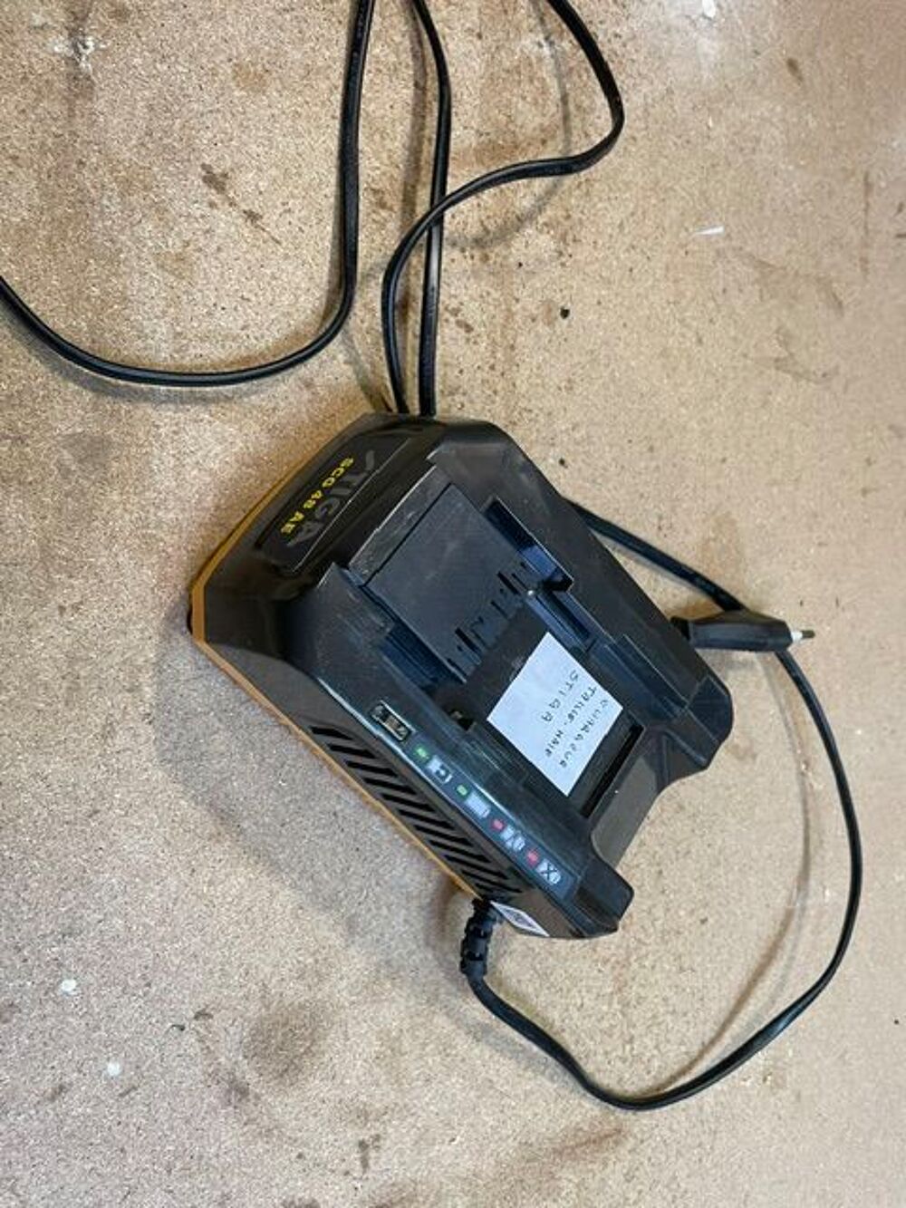 Taille-haie sans fil (&agrave; batterie) Jardin