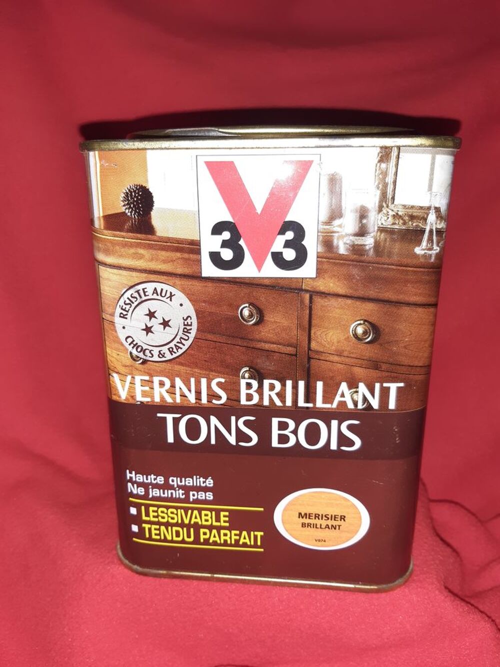 Vernis bois, diff&eacute;rentes teintes et volumes de 10 &agrave; 25 € Bricolage