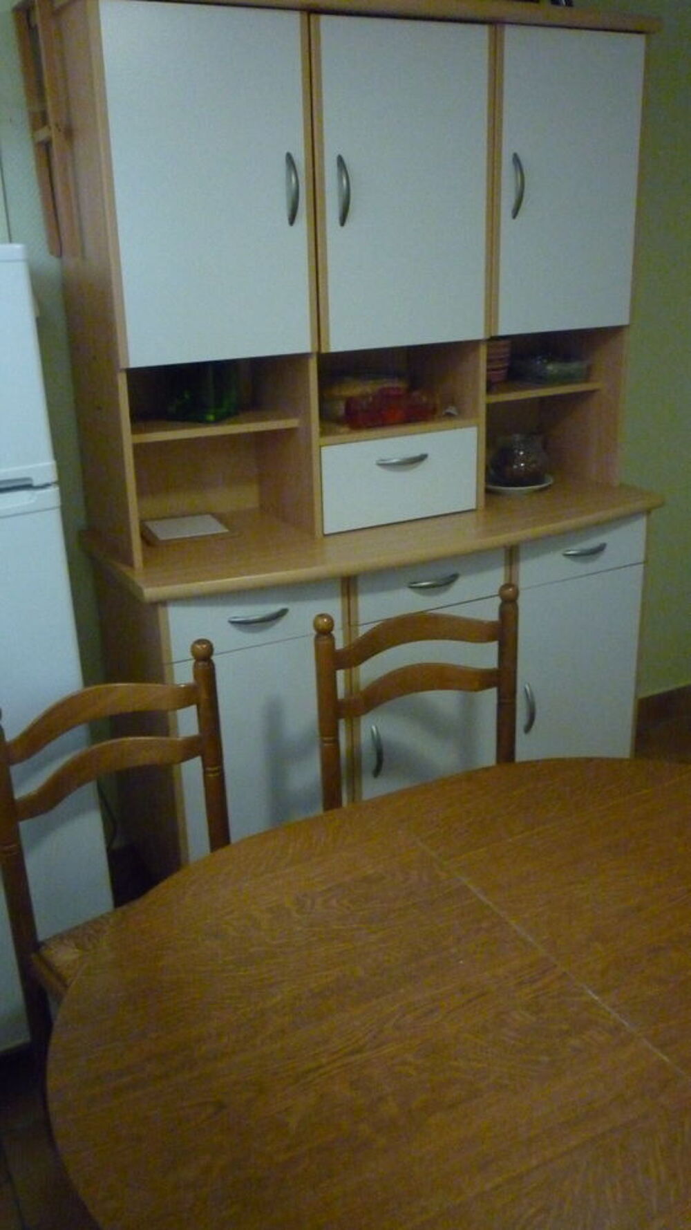 Buffet de cuisine bois et blanc et table Meubles