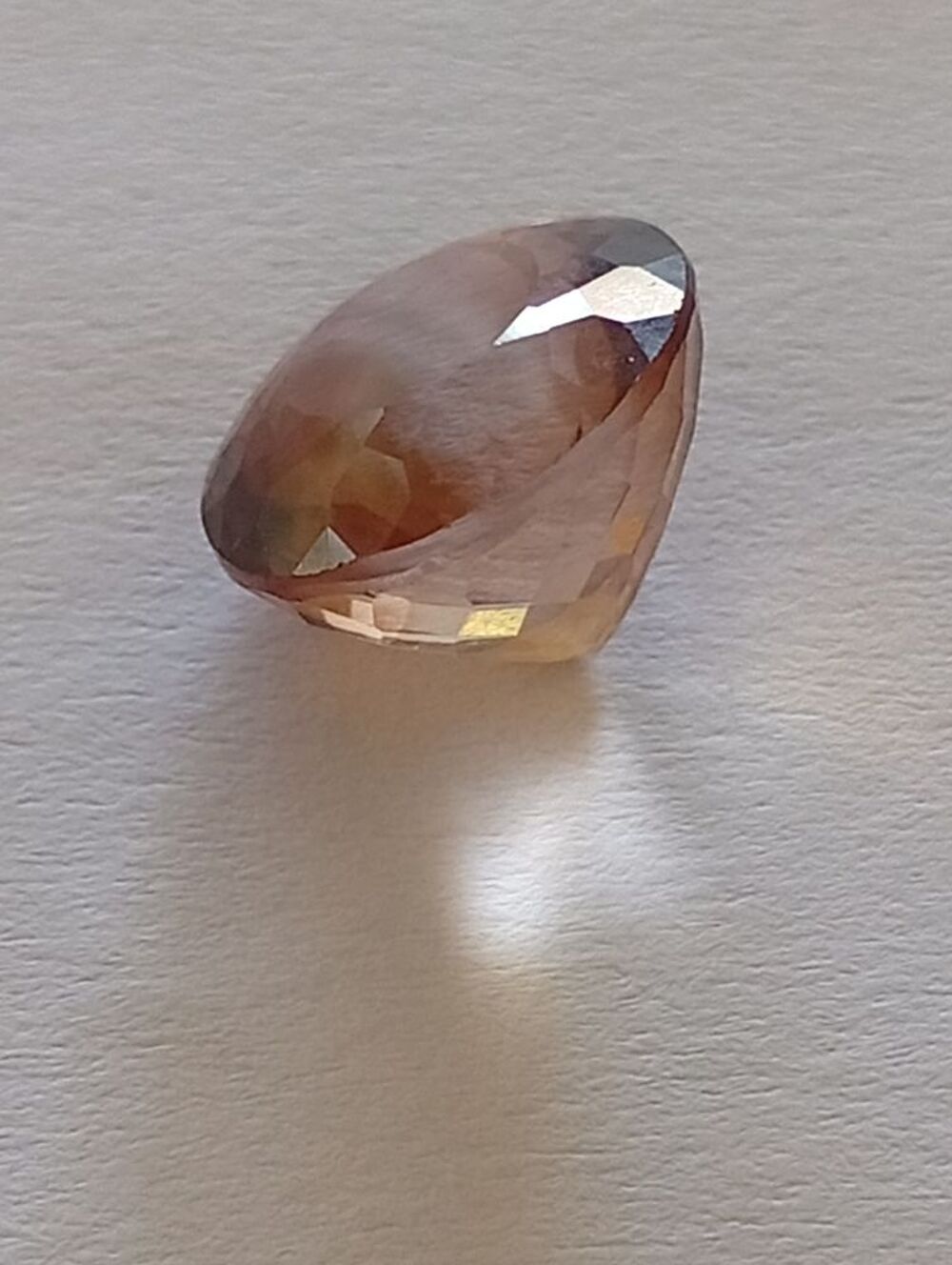 Topaze imperiale 11,28 carats-bicolore jaune/orange-Br&eacute;sil. Bijoux et montres