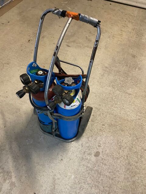 Bonbonnes de gaz � oxyacetilenique pour souder en plomberie 350 Toulouse (31)