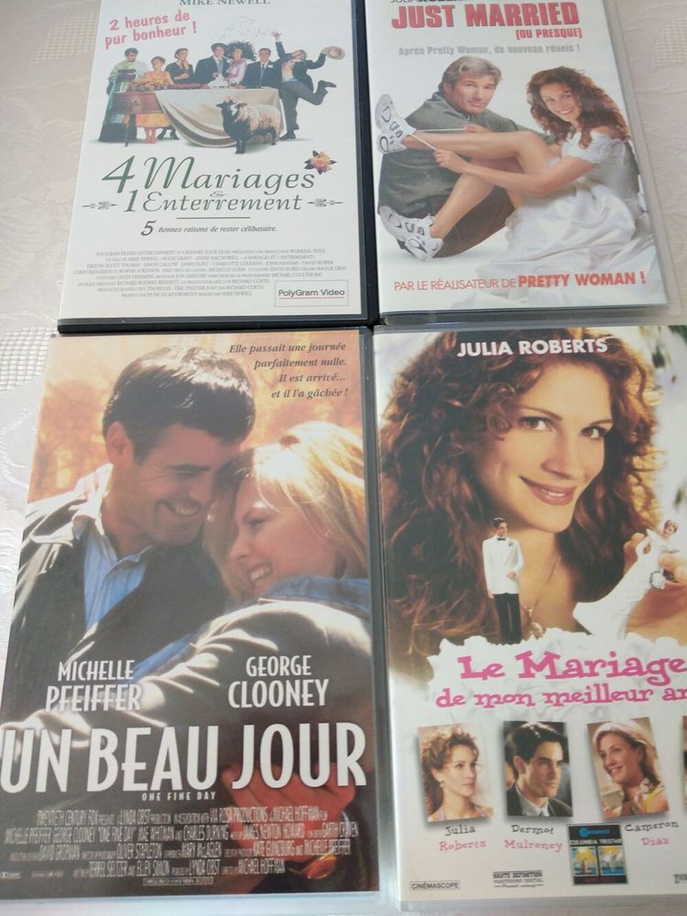 cassettes video CD et vinyles