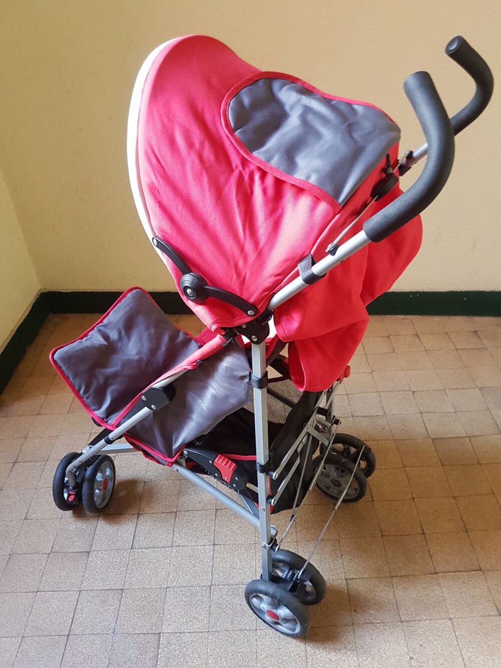 Poussette Trottine Pu�riculture