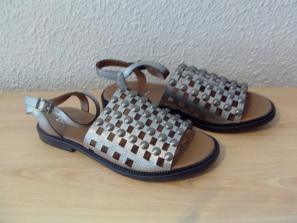 Sandales argent&eacute;es pointure 39 Chaussures