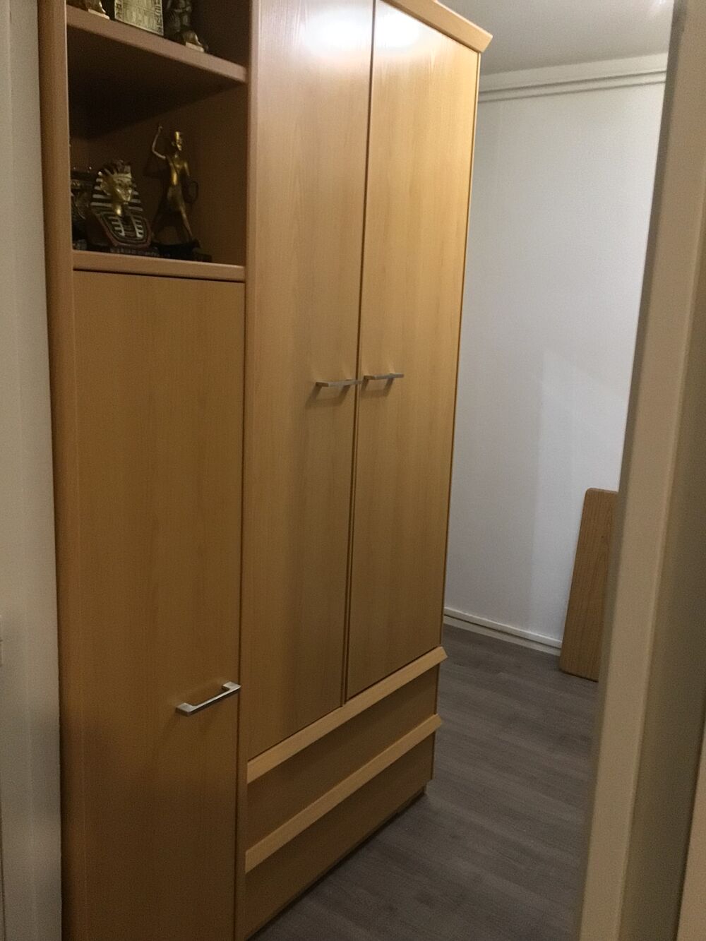 Dressing en bois beige deux portes Meubles