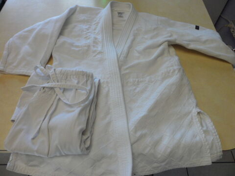 Kimono veste + pantalon Judo Taille 150 Superbe tats 25 Haubourdin (59)