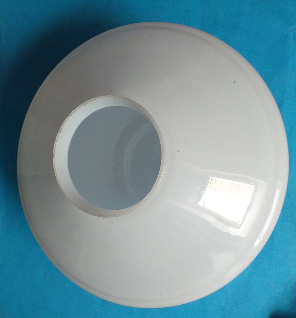 Suspension en opaline blanche des ann&eacute;es 60 Décoration