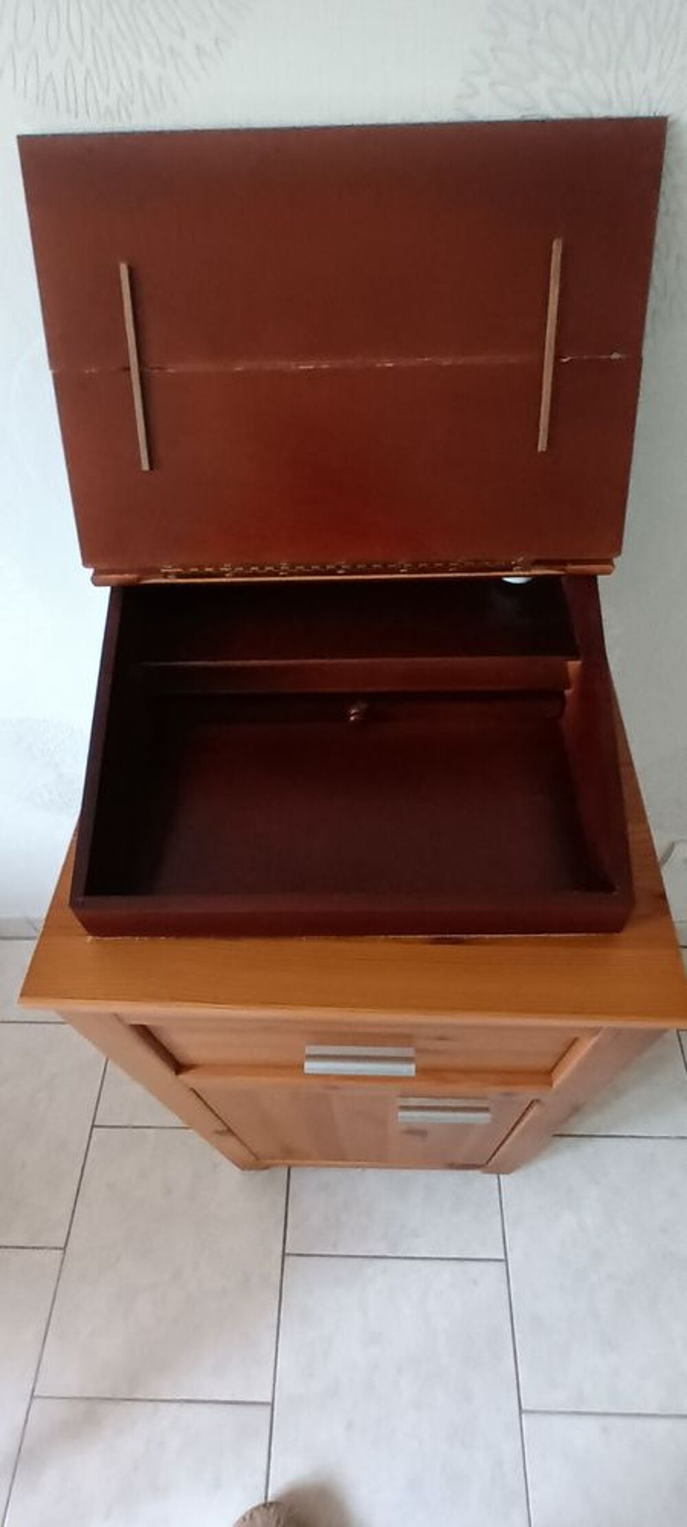 Ancien &eacute;critoire avec marqueterie sur le dessus Meubles