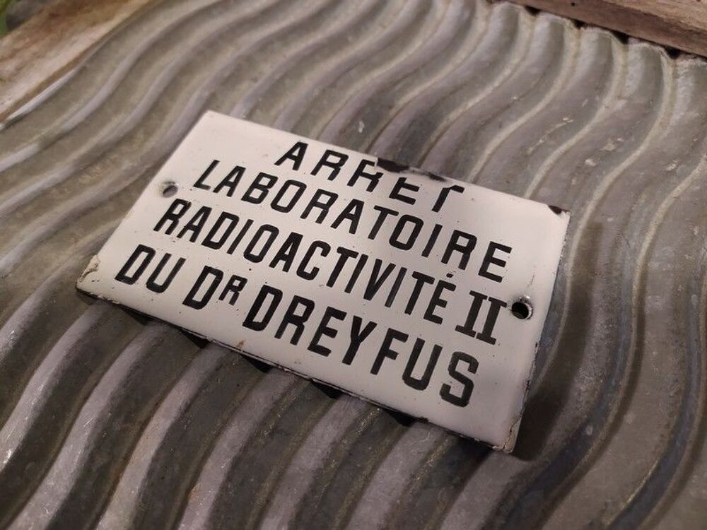 Plaque &Eacute;maill&eacute;e Laboratoire Radioactivit&eacute; II Dr Dreyfus 