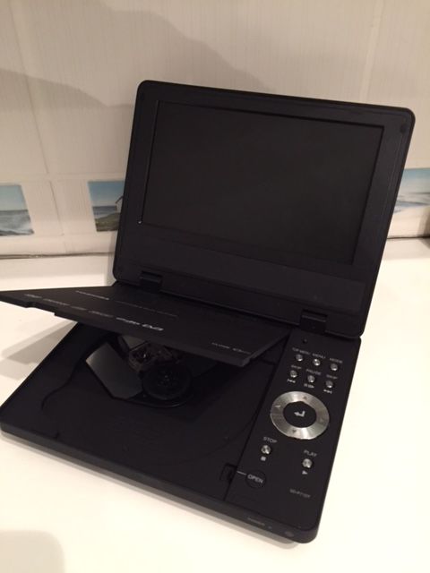 LECTEUR DE DVD NOMADE 40 tampes (91)