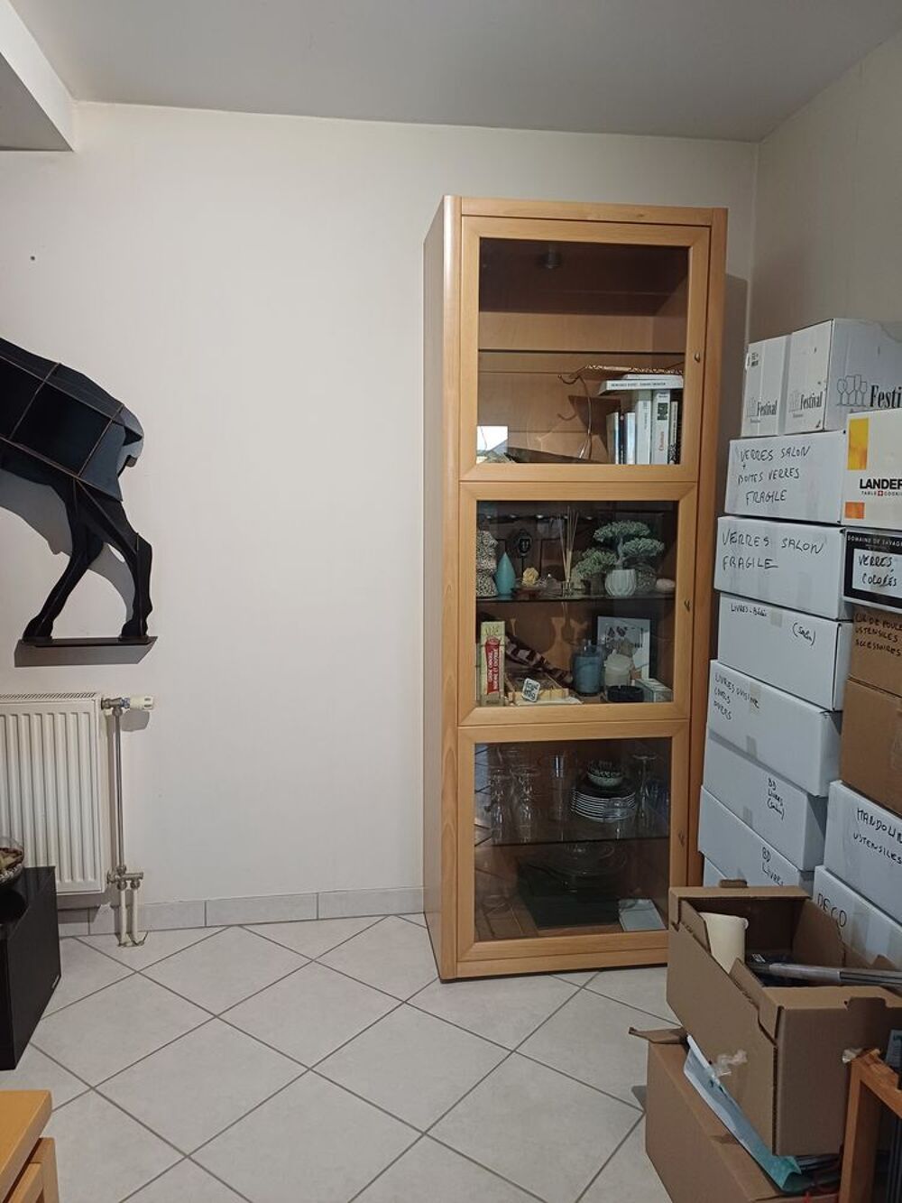 Vitrine de salon/salle &agrave; manger en tr&egrave;s bon &eacute;tat Meubles