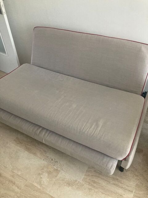 Canap� gris 2 places convertible  90 Cannes (06)