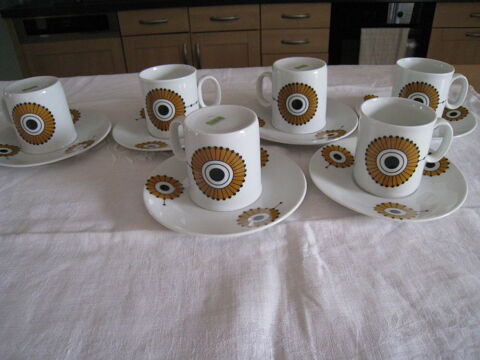 6 tasses et sous tasses vintages 1970- 1975 16 Vinay (38)