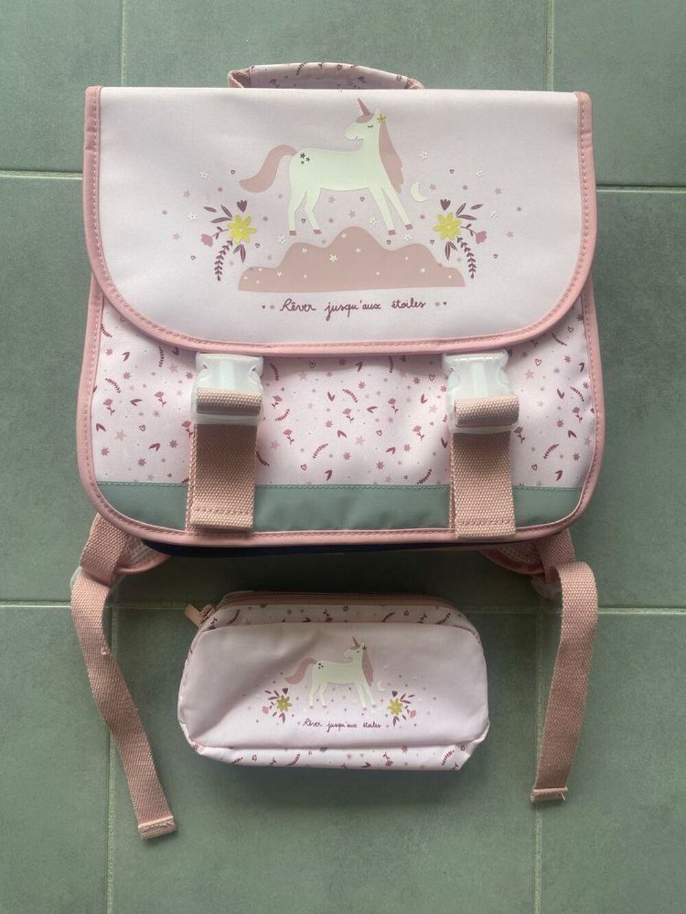 Cartable + Trousse Vêtements enfants