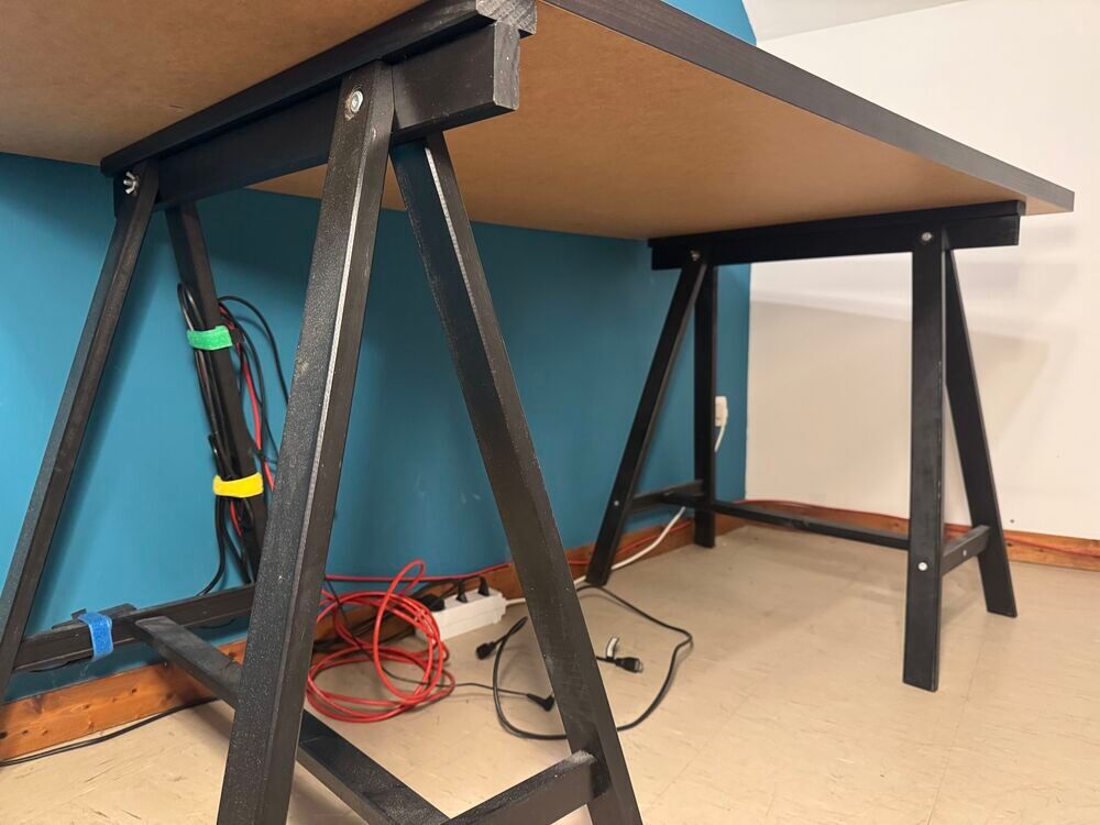 Bureau de travail rectangulaire avec tr&eacute;teaux Meubles