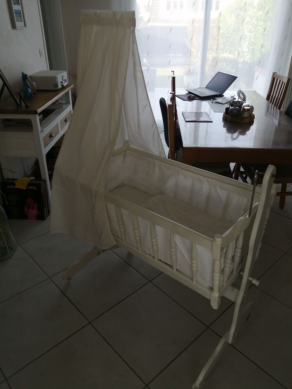 Berceau b&eacute;b&eacute; blanc en BOIS avec roulettes Puriculture