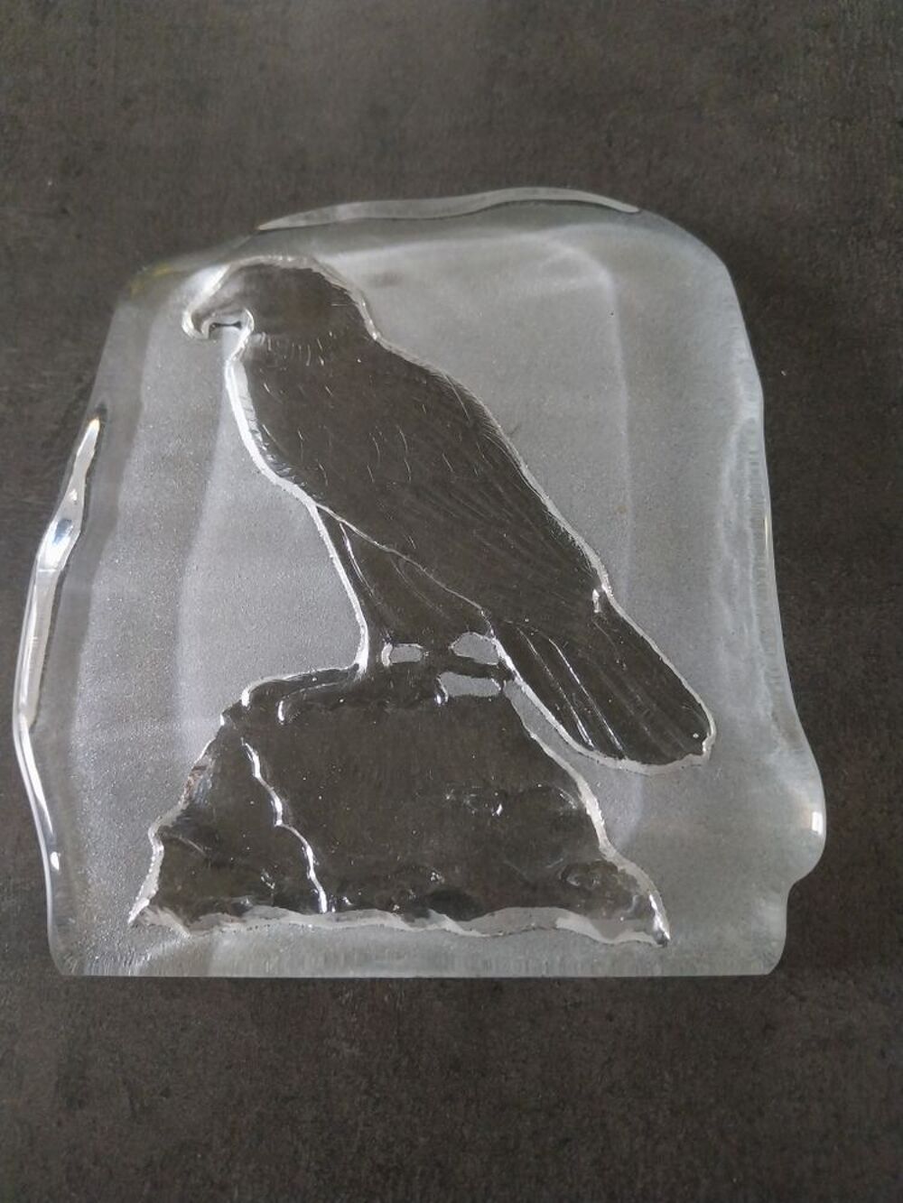 Presse-papier Aigle une image en verre vintage ann&eacute;es 80 Décoration
