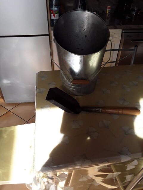 Seau a charbon et pelle pour barbecue 10 Faches-Thumesnil (59)