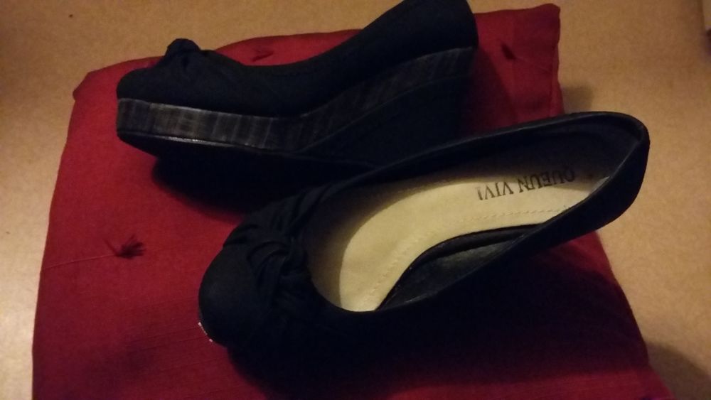 Chaussures compens&eacute;es t. 36 Chaussures