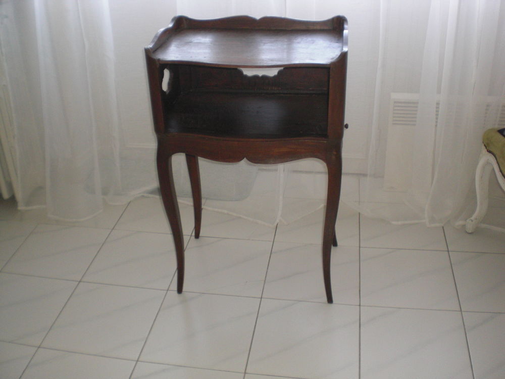 table de chevet louis XV Meubles