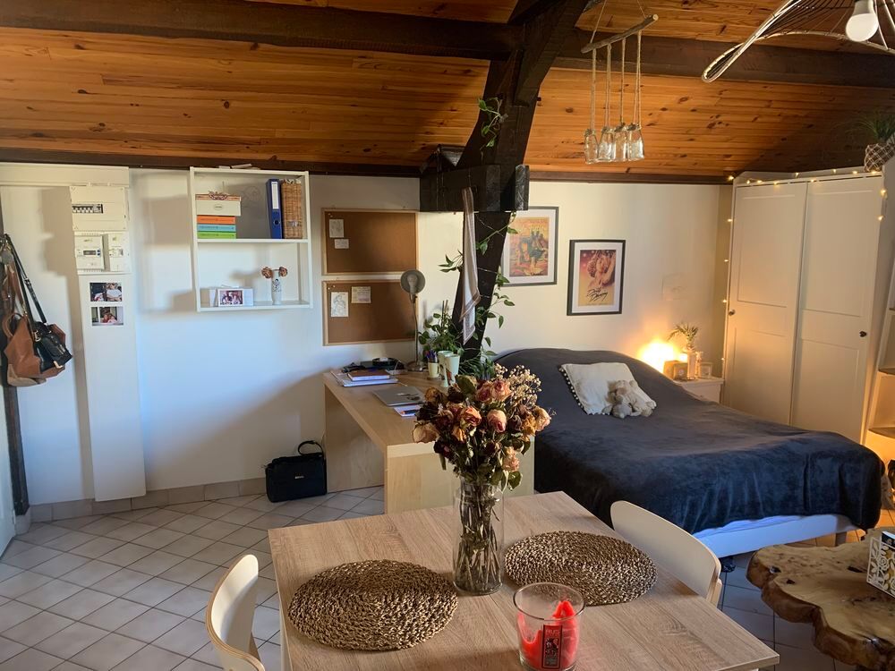 Location Appartement STUDIO à REIMS  26 m²  . Proche   HOPITAL . CHU et FAC Reims