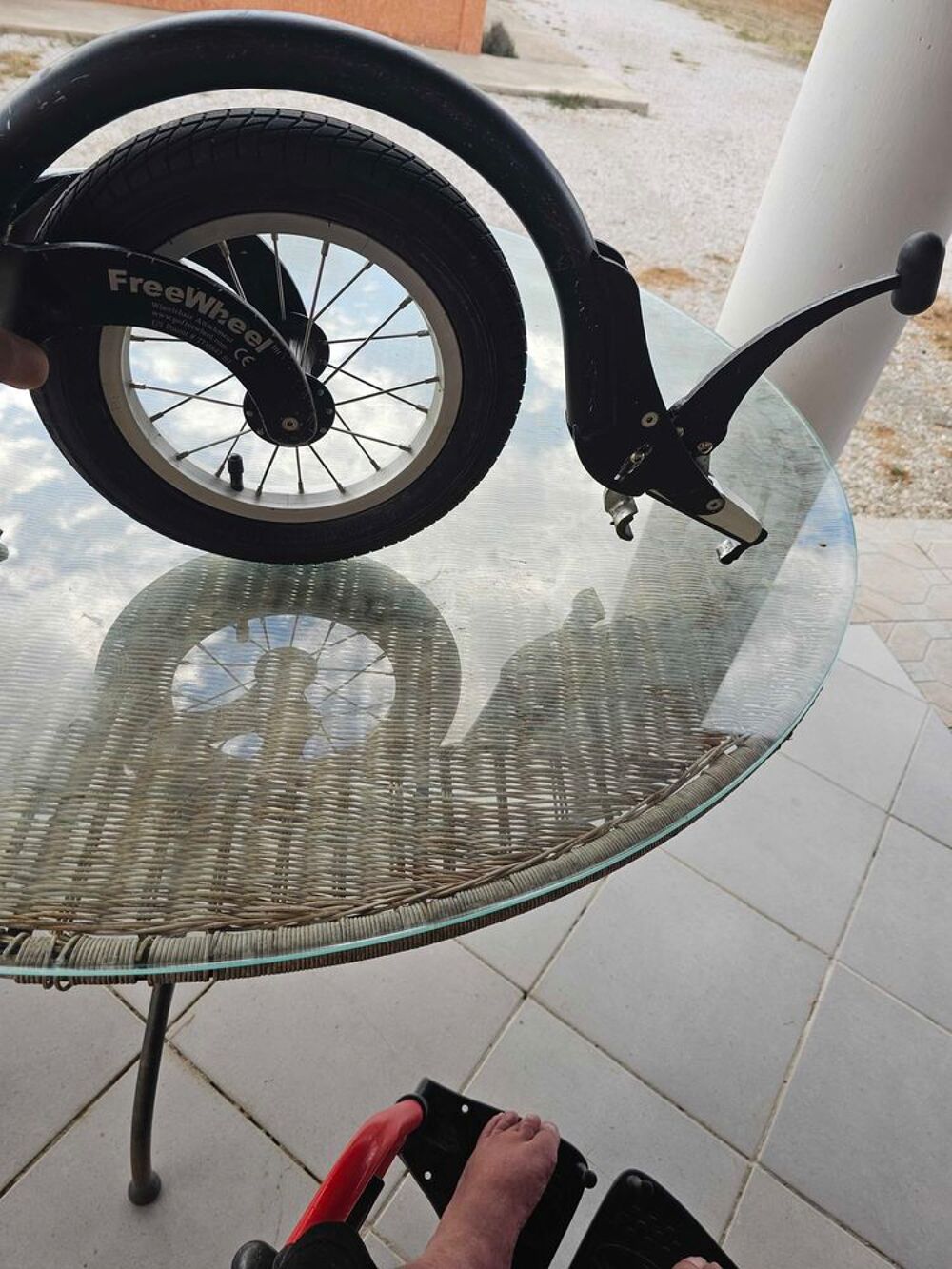 fauteuil roulant pliable avec roue v&eacute;lo qui s'adapte Vélos