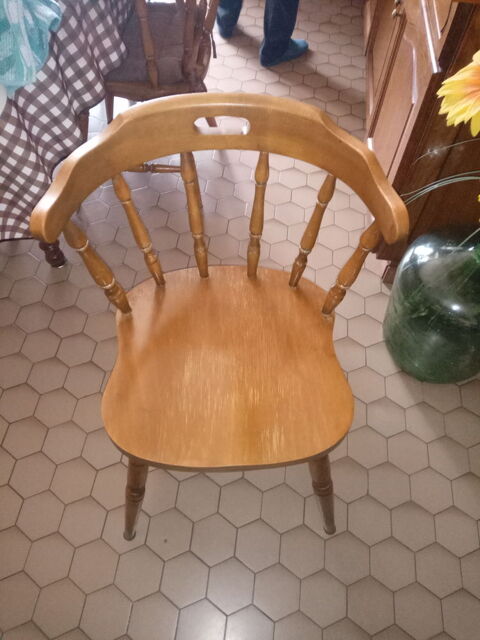 Chaises de cuisine, type bistrot. 200 Eauze (32)