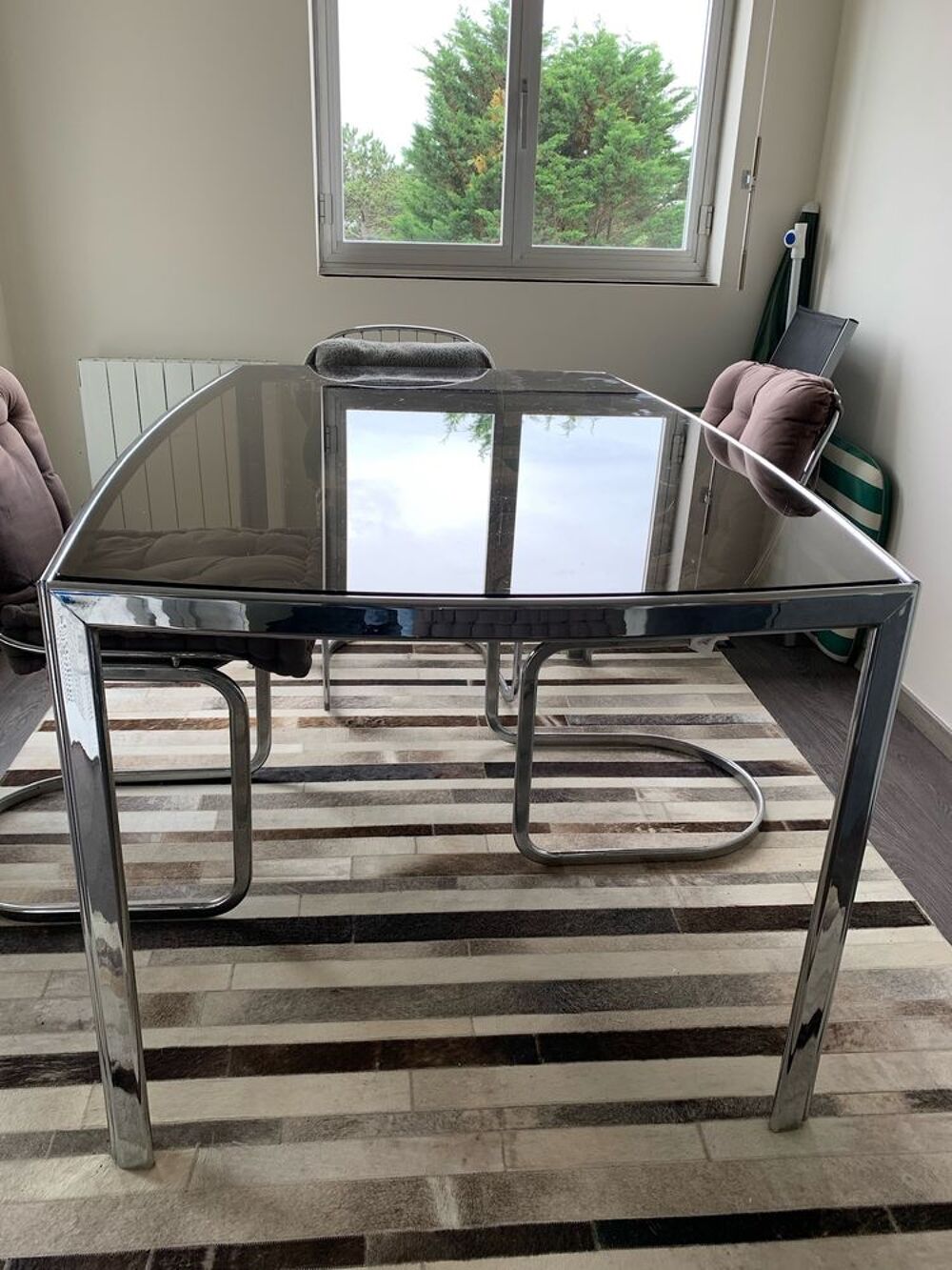 Table de salle &agrave; manger avec 4 chaises Meubles
