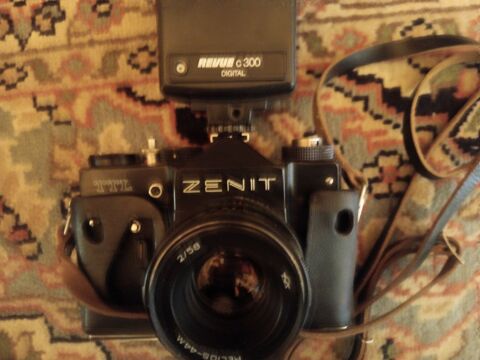 Appareil photo Zenit russe , 258mm , flash
Trés bon état 300 Perpignan (66)