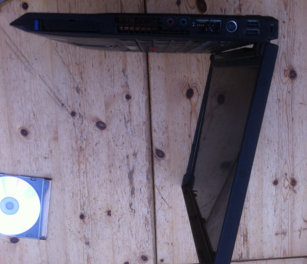 PC Portable retrogaming IBM R51 DVD graveur CD Windows 98 Mat�riel informatique