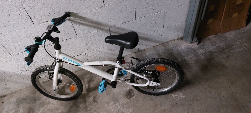 VELO 16 POUCES 4-6 ANS 100 Vlos