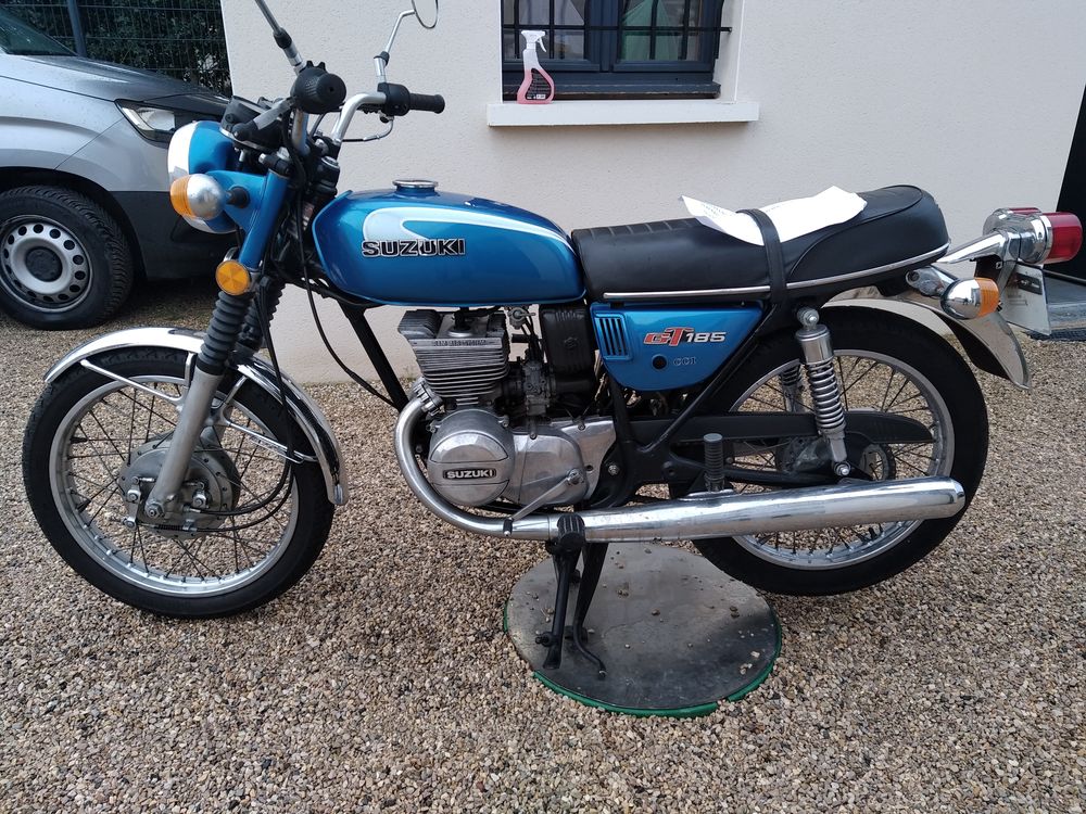 SUZUKI 1975 occasion 01600 Reyrieux