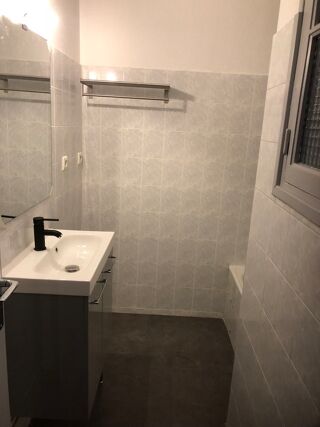  Appartement à louer 3 pièces 56 m²
