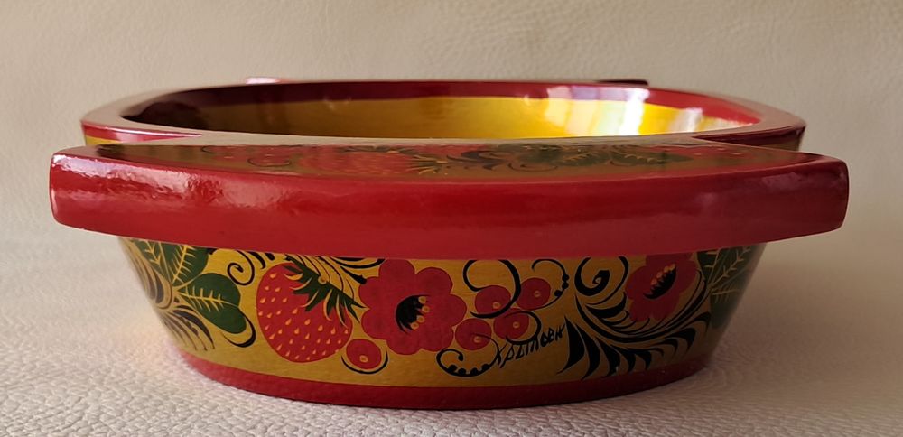 plat vintage Khokhloma URSS peint et laqu&eacute; &agrave; la main 
Décoration
