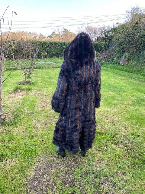 Superbe manteau en fourrure synthtique neuf 150 Fermanville (50)