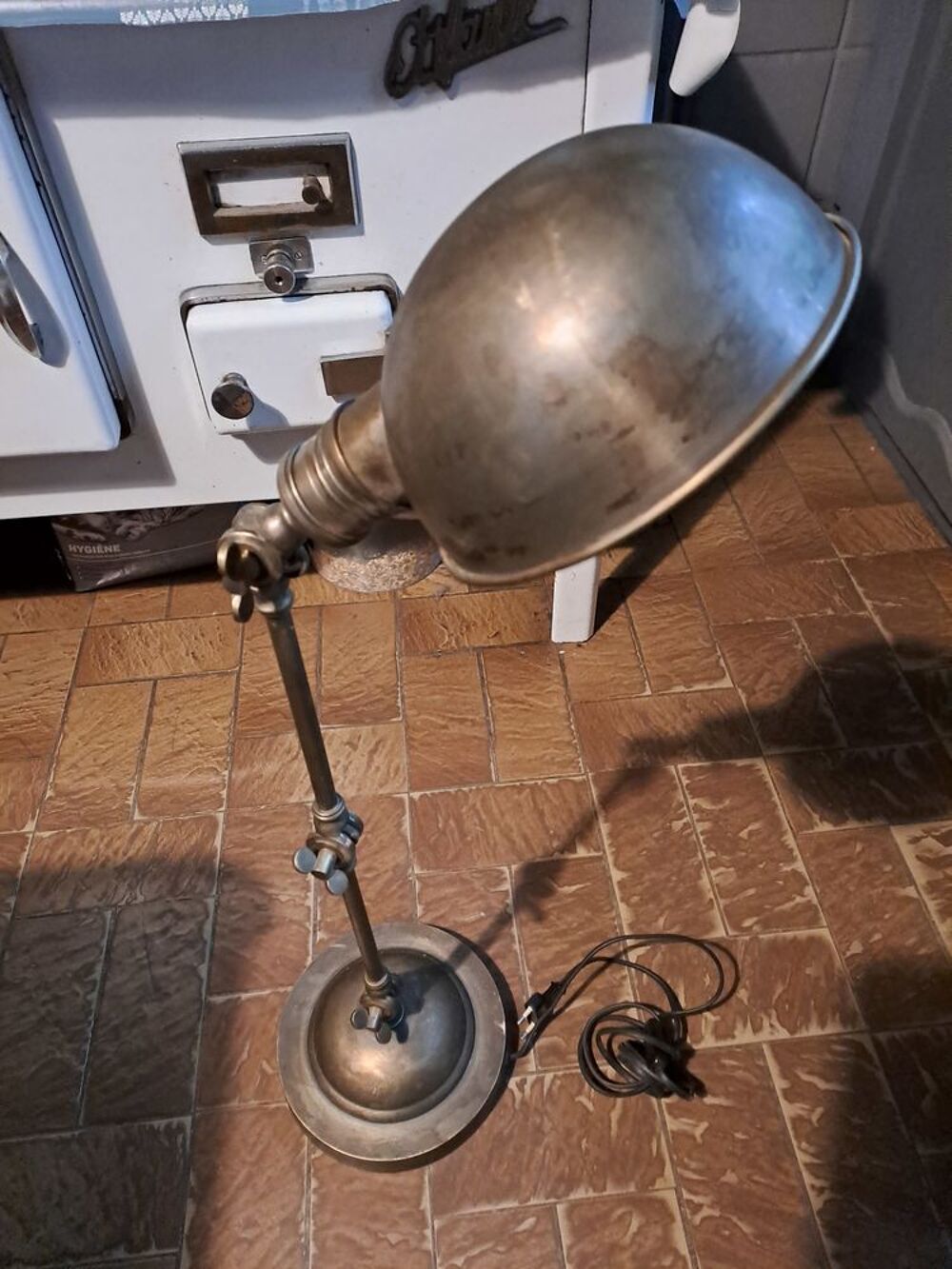 lampe articul&eacute;e Décoration