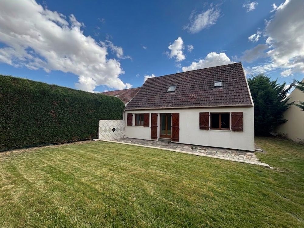 Vente Maison Maison familiale 5 pièces avec jardin arboré Saint-germain-laval