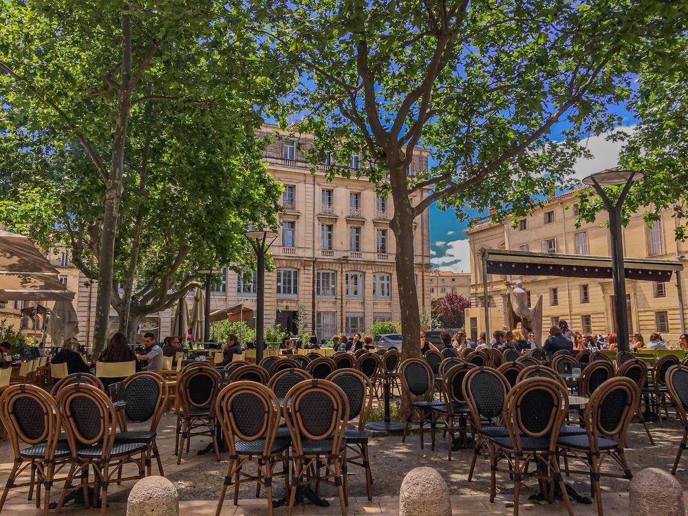   GLACIER, CREPERIE, SNACK A CEDER SUR BEL EMPLACEMENT ENTRE NIMES ET MONTPELLIER 