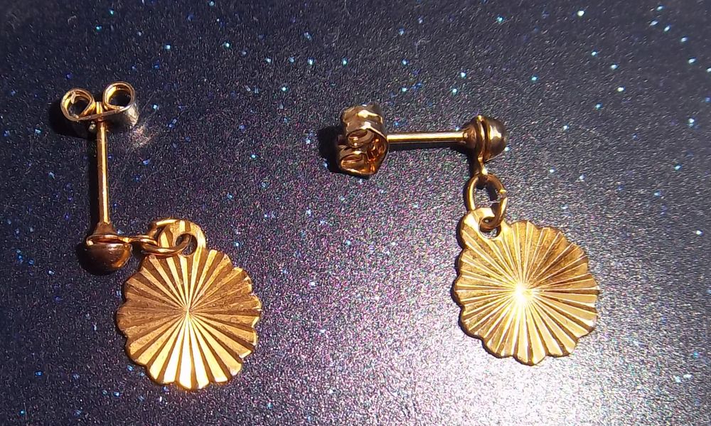 Boucles d'oreilles m&eacute;tal dor&eacute; Bijoux et montres