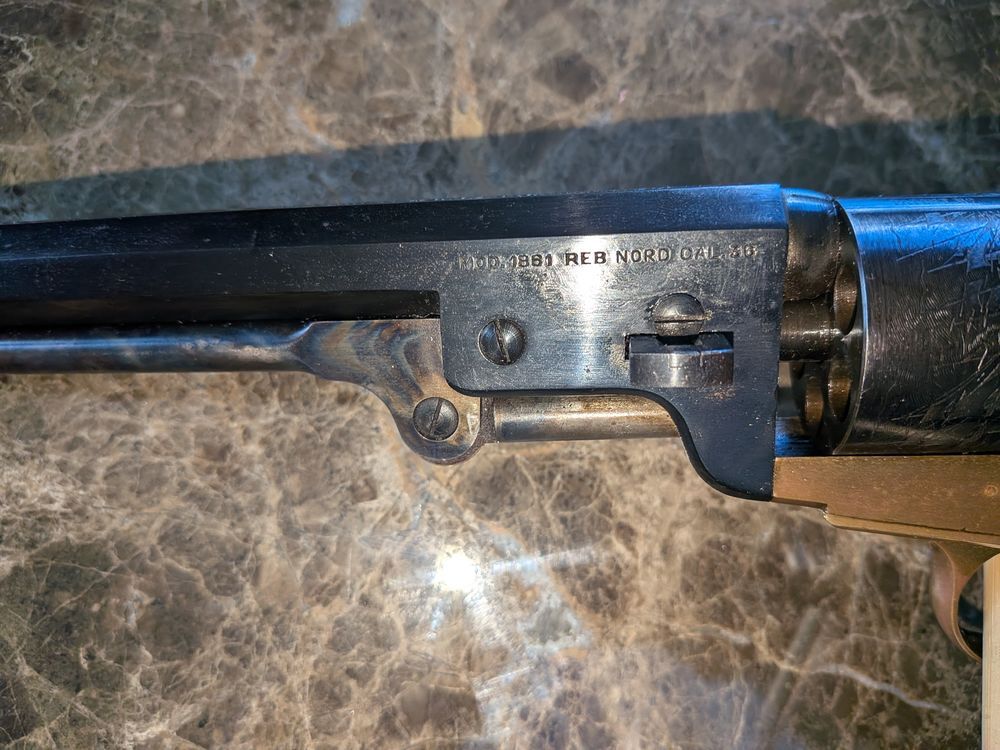 Revolver Uberti Colt 1851 navy reb nord de luxe calibre 36 
