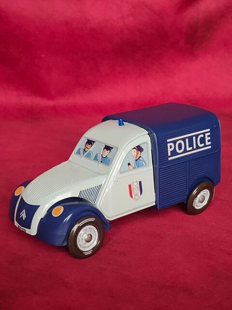 Fourgonnette Citro�n 2CV police 15 Avermes (03)