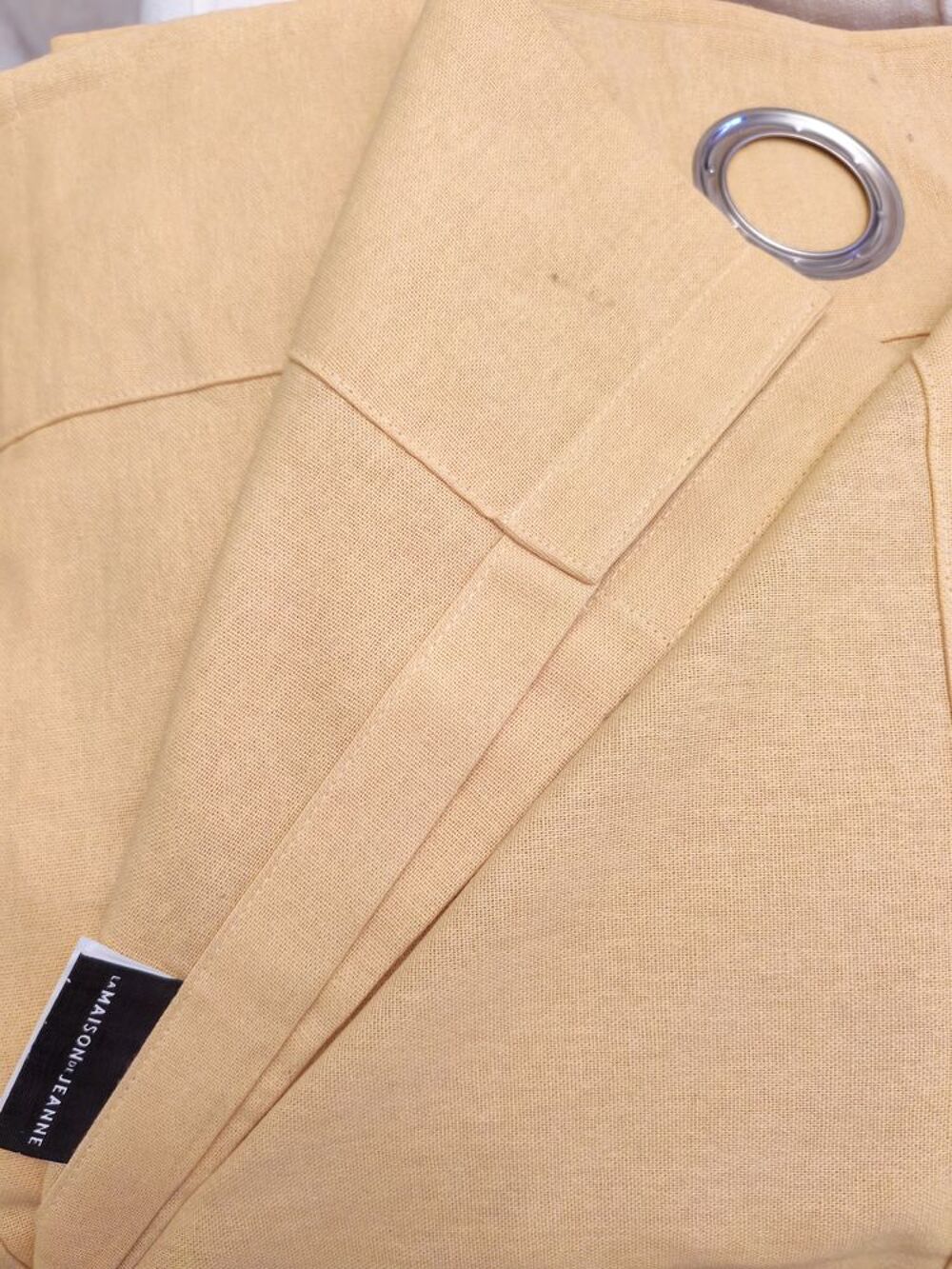 Paire de rideaux opaques jaune camel marque Bouchara Décoration