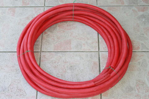 Couronne tuyau PER  gain�  10 Montigny-Lencoup (77)