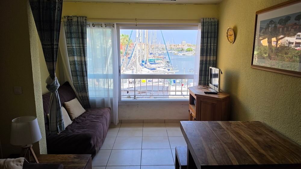 Vente Appartement LE CAP D'AGDE: Situé à proximité du quai Malfato / Île des marinas: Studio meublé avec loggia vitrée. Le cap d agde